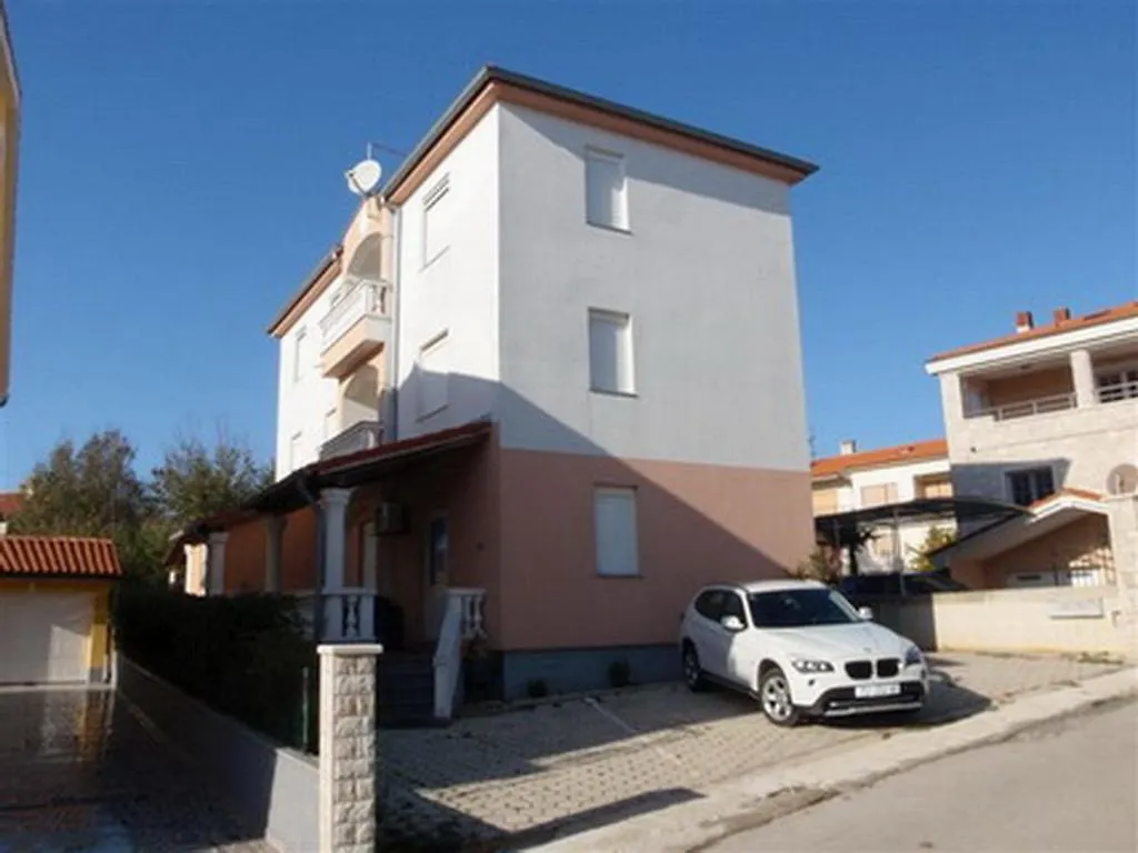 Burle Apartment With Free Private Parking Medulin Croatia