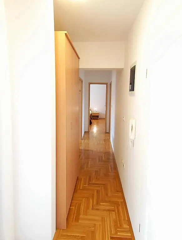 Burle Apartment With Free Private Parking Medulin 0*,